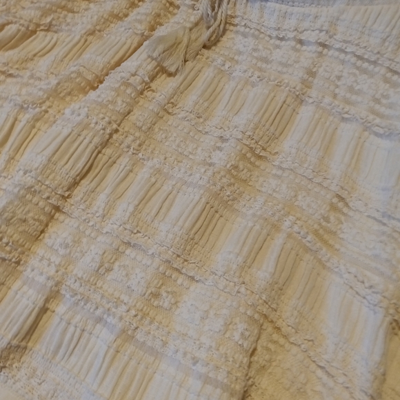Torris Elegant Cream Crochet Skirt . NWT - Picture 3 of 7